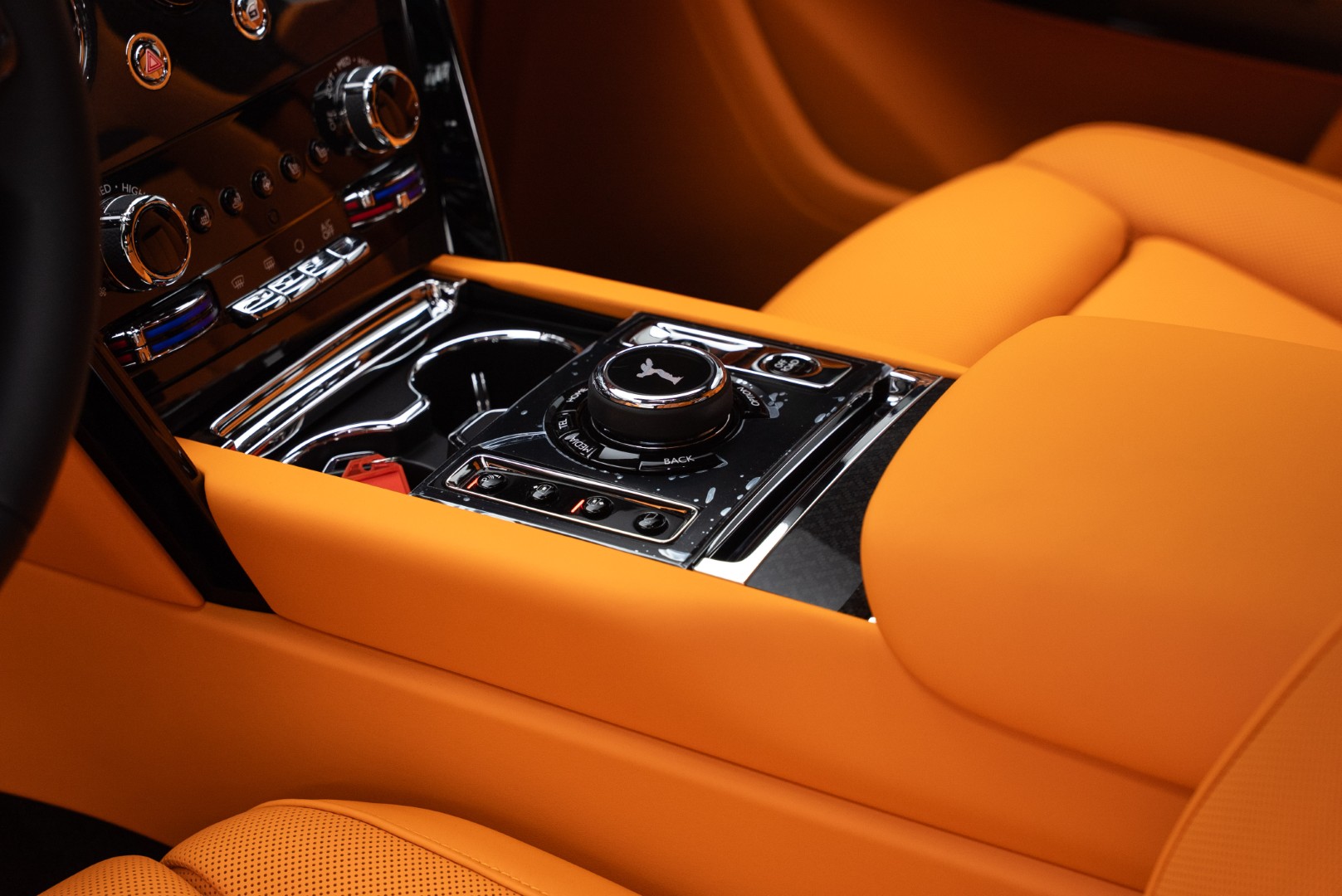 2025 ROLLS ROYCE CULLINAN |BLACK BADGE | GCC | DEALER WARRANTY & SERVICE 